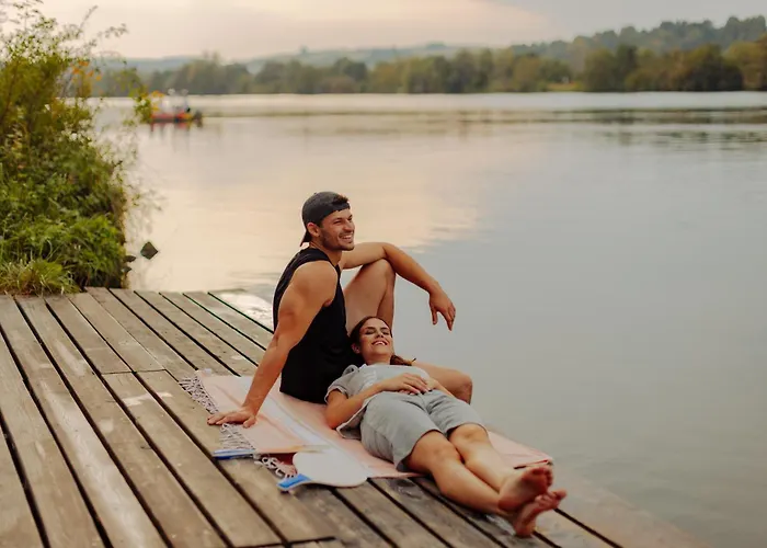 مكان تخييم Azur *